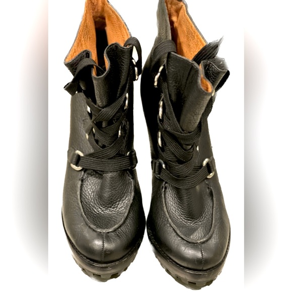 ✨MK Leather Booties✨ - Picture 3 of 5